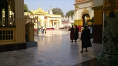 Mandalay Hill Su Taung Pyae Pagoda photo
